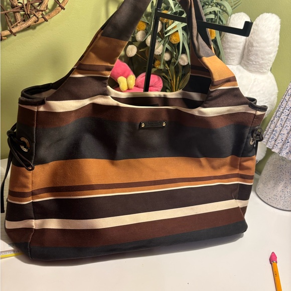 Kate Spade Teal and Brown Interior